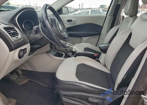 2018 Jeep Compass Latitude z USA, uszkodzony, nr VIN 3C4NJCBB5JT272471